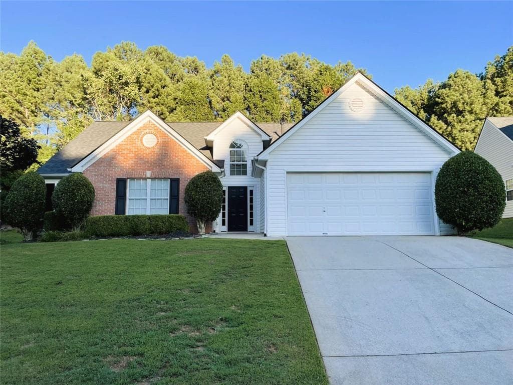 3 bedroom, 2 bathroom, 1,836 sq ft single family residence sold at 975 GRACE Drive, Lawrenceville, GA 30043