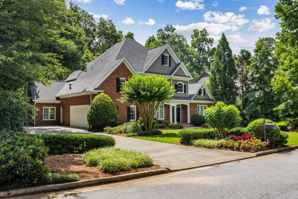 6 bedroom, 6 bathroom, 5,526 sq ft single family residence sold at 125 Franklin, Atlanta, GA 30342