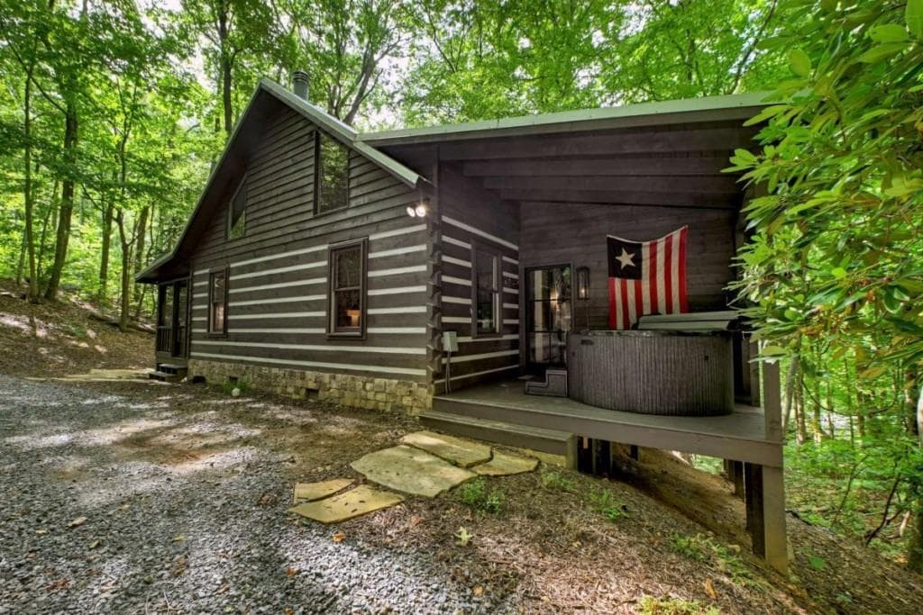 545 Chestnut Ridge, Blue Ridge, GA 30513 — most recent listing photo