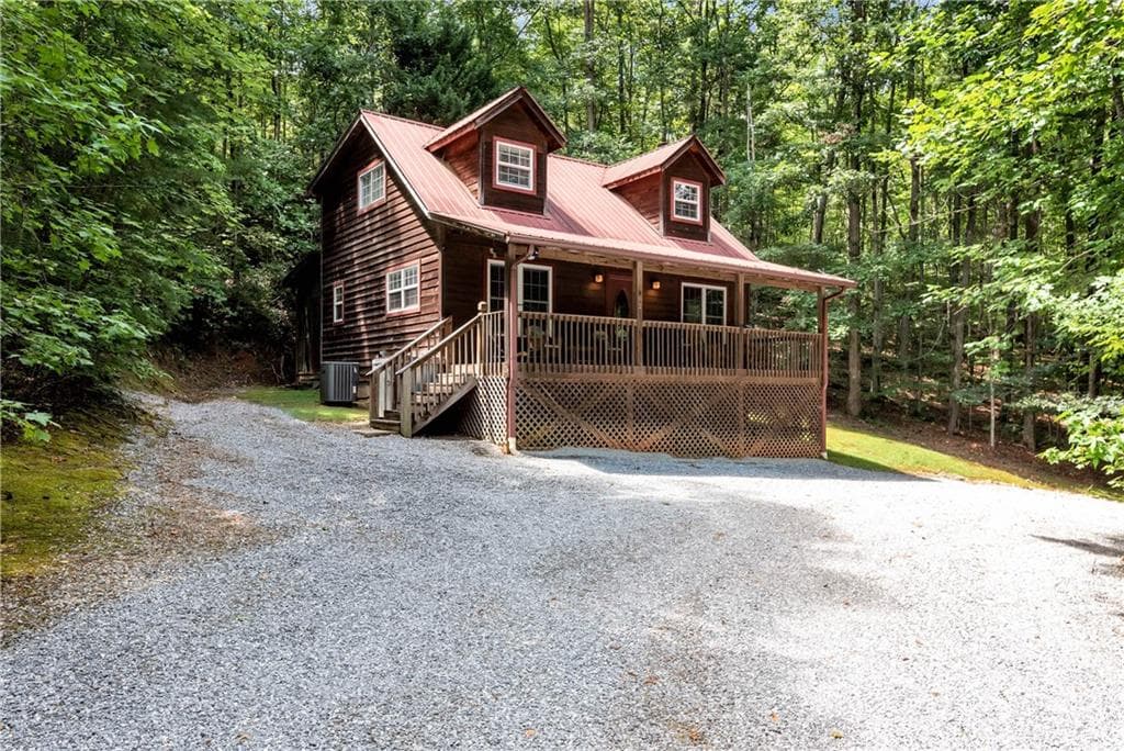 3 bedroom, 2 bathroom, 1,140 sq ft single family residence sold at 62 Monroe Ridge Road, Sautee Nacoochee, GA 30571