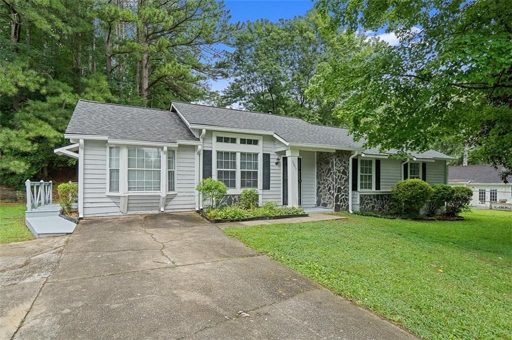 3897 Ester Drive, Atlanta, GA 30331 — most recent listing photo
