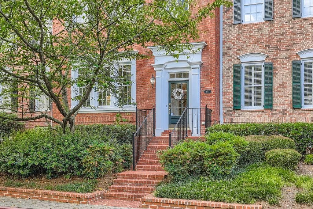 3 bedroom, 4 bathroom, 3,137 sq ft townhouse sold at 4714 Ivy Ridge Drive, Atlanta, GA 30339