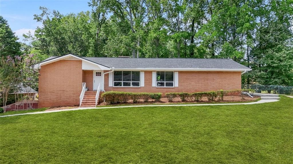 324 PLANTATION Circle, Fayetteville, GA 30214 — most recent listing photo