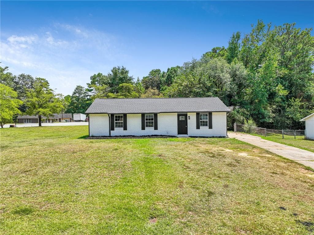 3 bedroom, 2 bathroom, 1,300 sq ft single family residence sold at 169 Sedgefield, Jonesboro, GA 30236