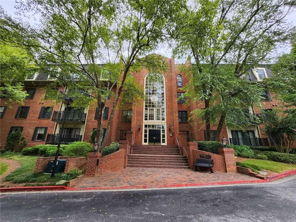 2 bedroom, 2 bathroom, 1,462 sq ft condominium sold at 27309 Plantation Drive 27 - 309, Atlanta, GA 30324