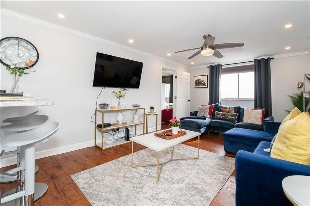 2 bedroom, 1 bathroom, 931 sq ft condominium for sale at 215 Piedmont Avenue 2107, Atlanta, GA 30308