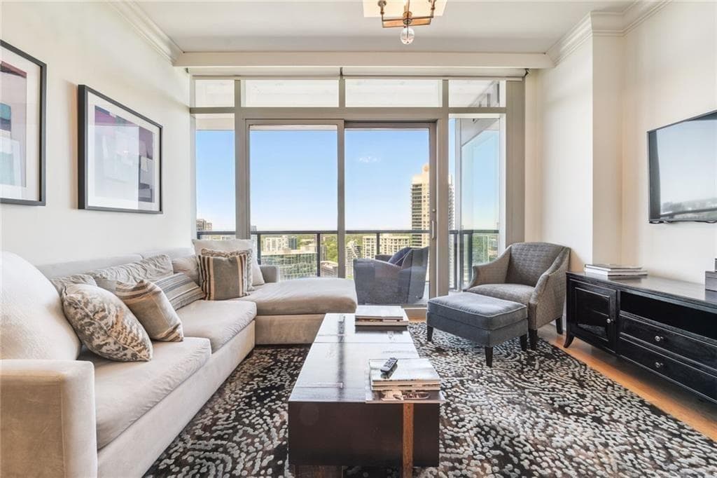 2 bedroom, 2 bathroom, 1,659 sq ft condominium sold at 3630 Peachtree Road 2305, Atlanta, GA 30326