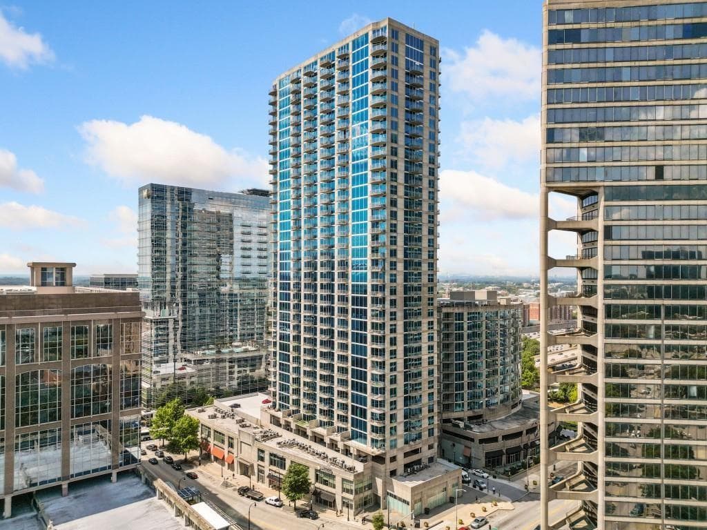 400 W Peachtree Street 2010, Atlanta, GA 30308 — most recent listing photo