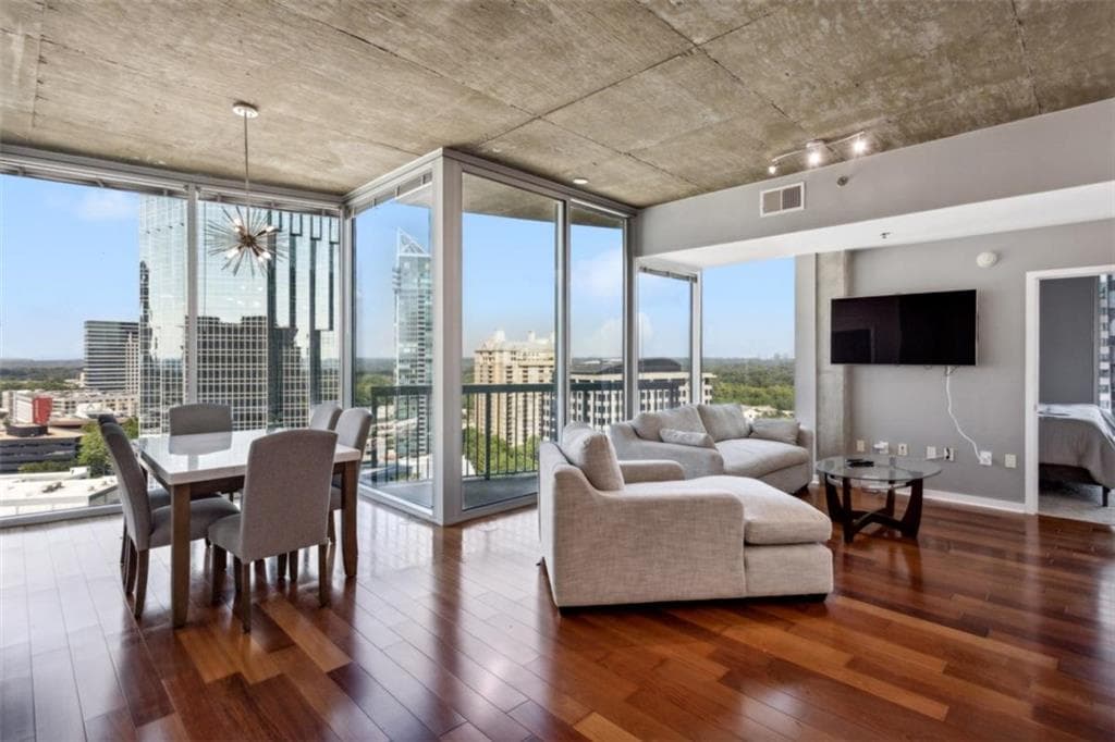 2 bedroom, 2 bathroom, 1,245 sq ft condominium sold at 3324 Peachtree Road 1719, Atlanta, GA 30326
