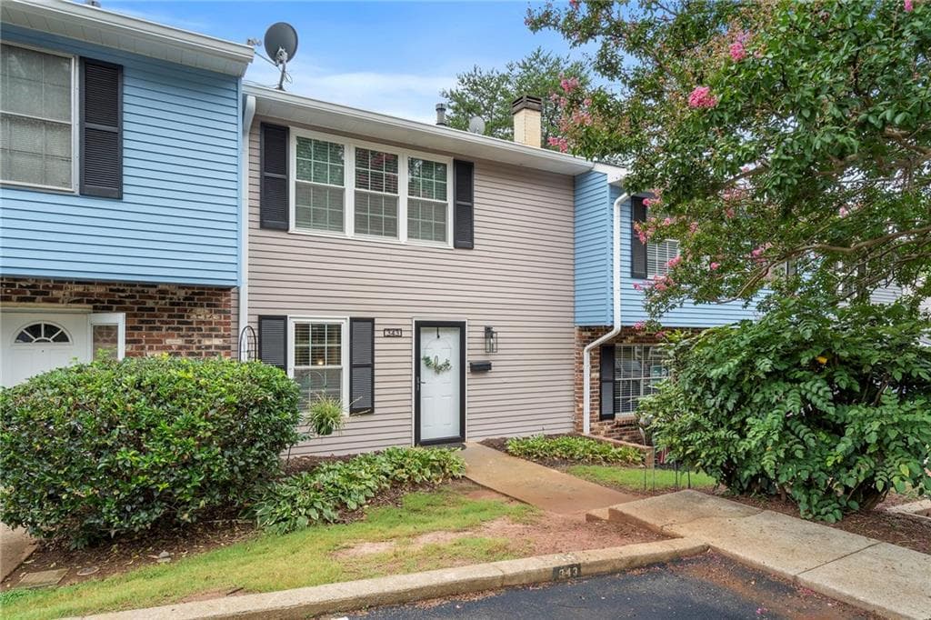 2 bedroom, 2 bathroom, 1,080 sq ft condominium sold at 343 LEISURE Court, Marietta, GA 30064