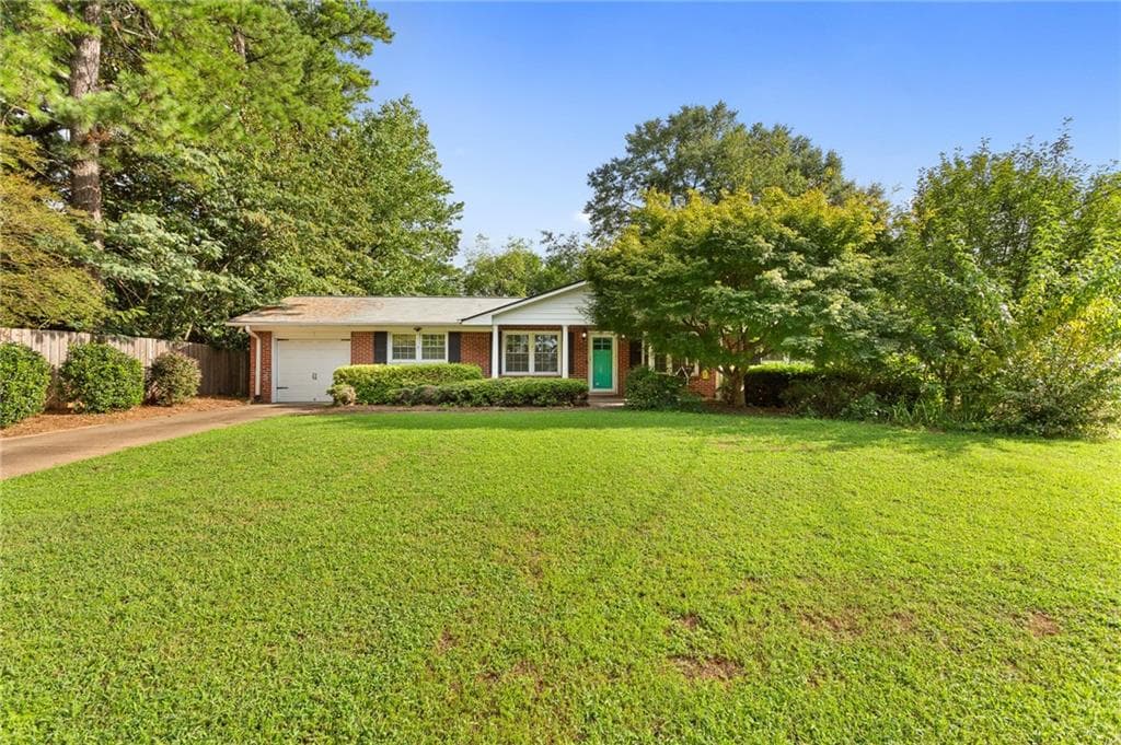 3 bedroom, 2 bathroom, 1,375 sq ft single family residence sold at 515 Concord Lane, Smyrna, GA 30082
