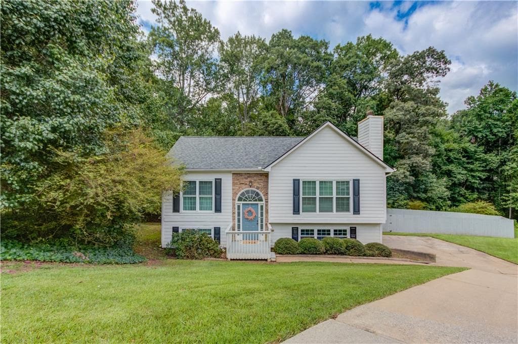 3 bedroom, 3 bathroom, 1,664 sq ft single family residence sold at 1925 Hampton Creek Lane, Hoschton, GA 30548