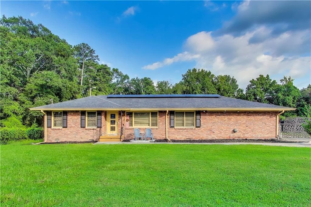3 bedroom, 2 bathroom, 1,831 sq ft single family residence sold at 1393 Bolton Road NW, Atlanta, GA 30331