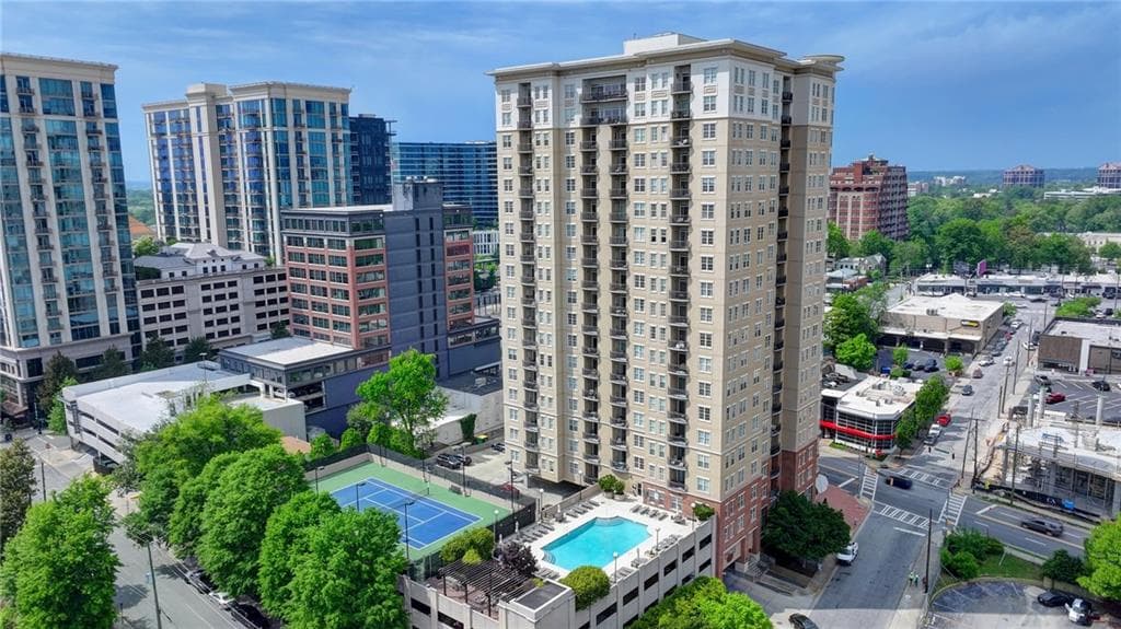 1 bedroom, 1 bathroom, 883 sq ft condominium sold at 325 E Paces Ferry Road 710, Atlanta, GA 30305
