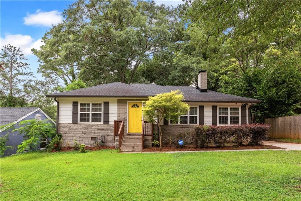 2 bedroom, 1 bathroom, 1,279 sq ft single family residence sold at 2431 Sylvan Road, Atlanta, GA 30344