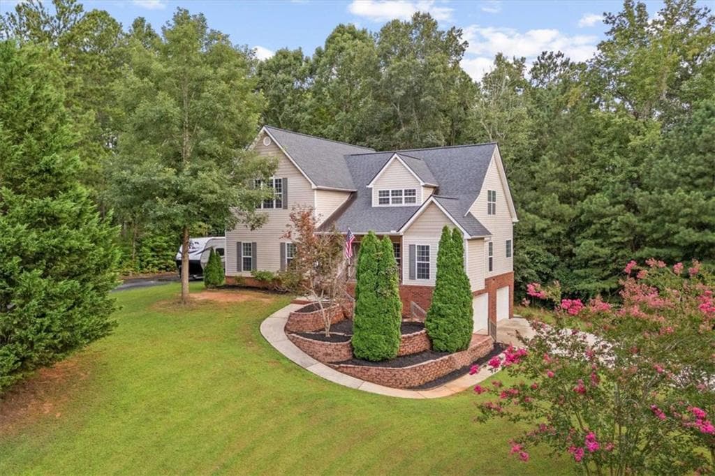 5 bedroom, 5 bathroom, 5,230 sq ft single family residence sold at 176 Oak Leaf Drive, Carrollton, GA 30116