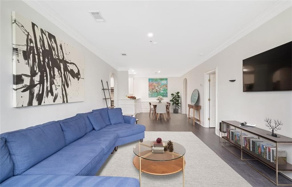 2 bedroom, 2 bathroom, 1,339 sq ft condominium sold at 2499 Peachtree Road 503, Atlanta, GA 30305