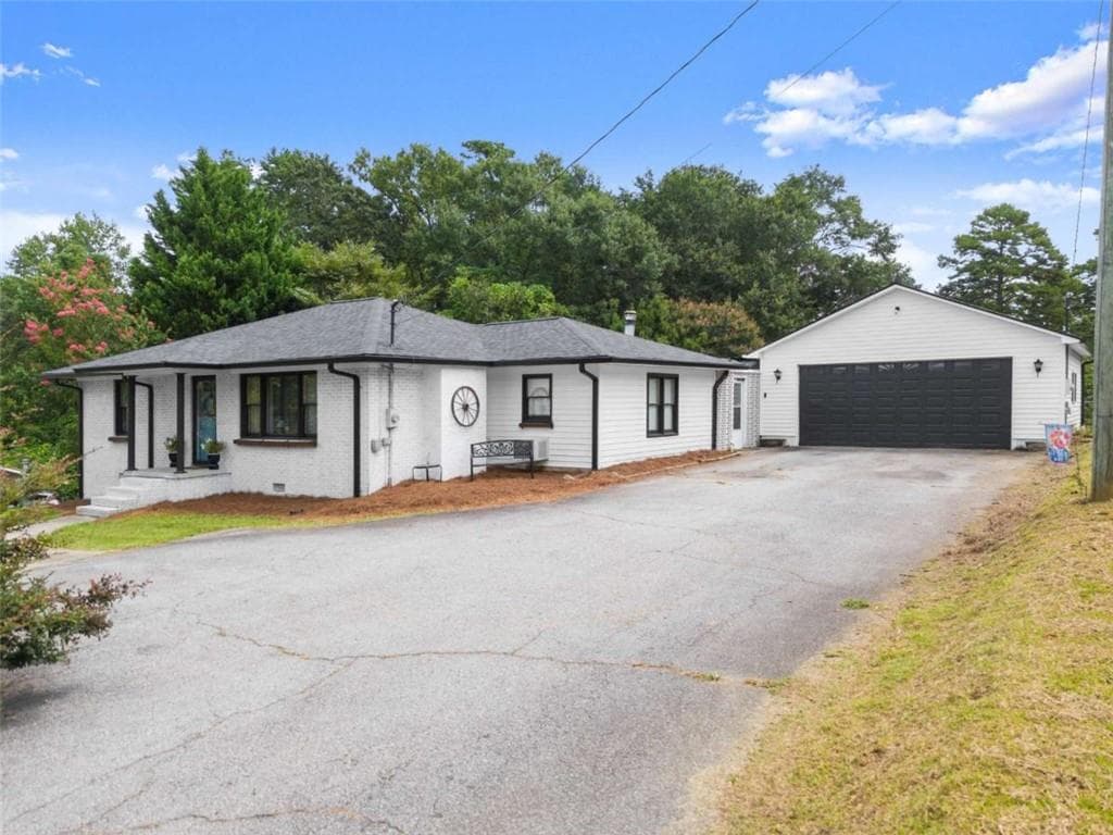 3 bedroom, 3 bathroom, 1,708 sq ft single family residence sold at 2110 Prather Bridge Drive, Toccoa, GA 30577
