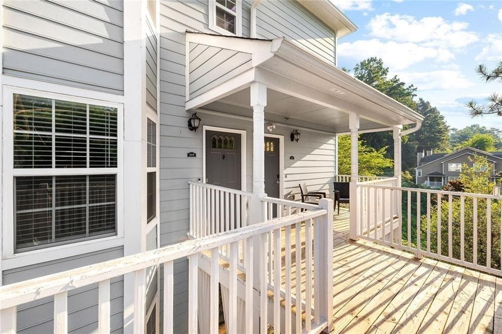 2 bedroom, 2 bathroom, 1,140 sq ft condominium sold at 4140 Riverlook Parkway 209, Marietta, GA 30067