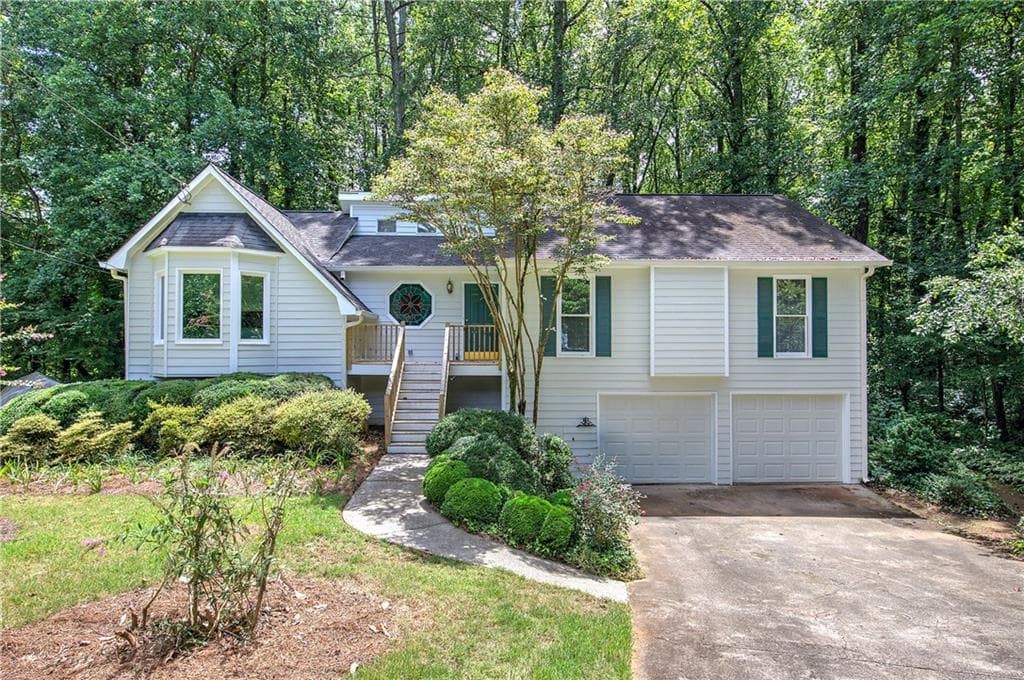 3 bedroom, 2 bathroom, 2,420 sq ft single family residence sold at 60 Olive Lane, Marietta, GA 30060