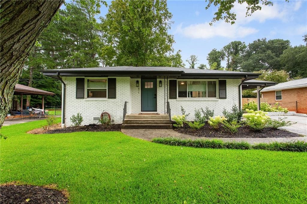 871 Lake Court, Smyrna, GA 30082 — most recent listing photo