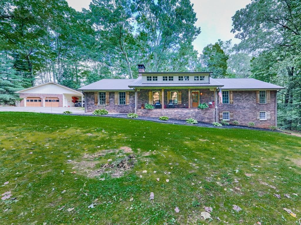 3 bedroom, 2 bathroom, 2,500 sq ft single family residence sold at 191 Putnam Road, Canton, GA 30114