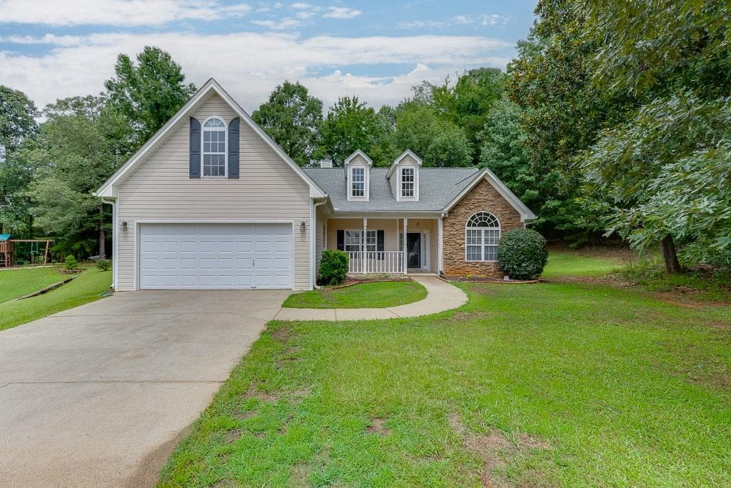 3 bedroom, 2 bathroom, 2,108 sq ft single family residence sold at 6528 Sundial Avenue, Flowery Branch, GA 30542