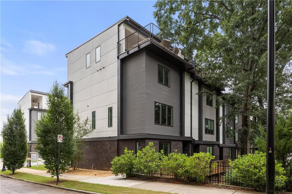 4 bedroom, 5 bathroom, 2,869 sq ft townhouse sold at 1836 Memorial Drive 303, Atlanta, GA 30317