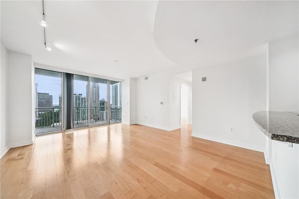 2 bedroom, 2 bathroom, 1,270 sq ft condominium sold at 3338 Peachtree Road 1907, Atlanta, GA 30326