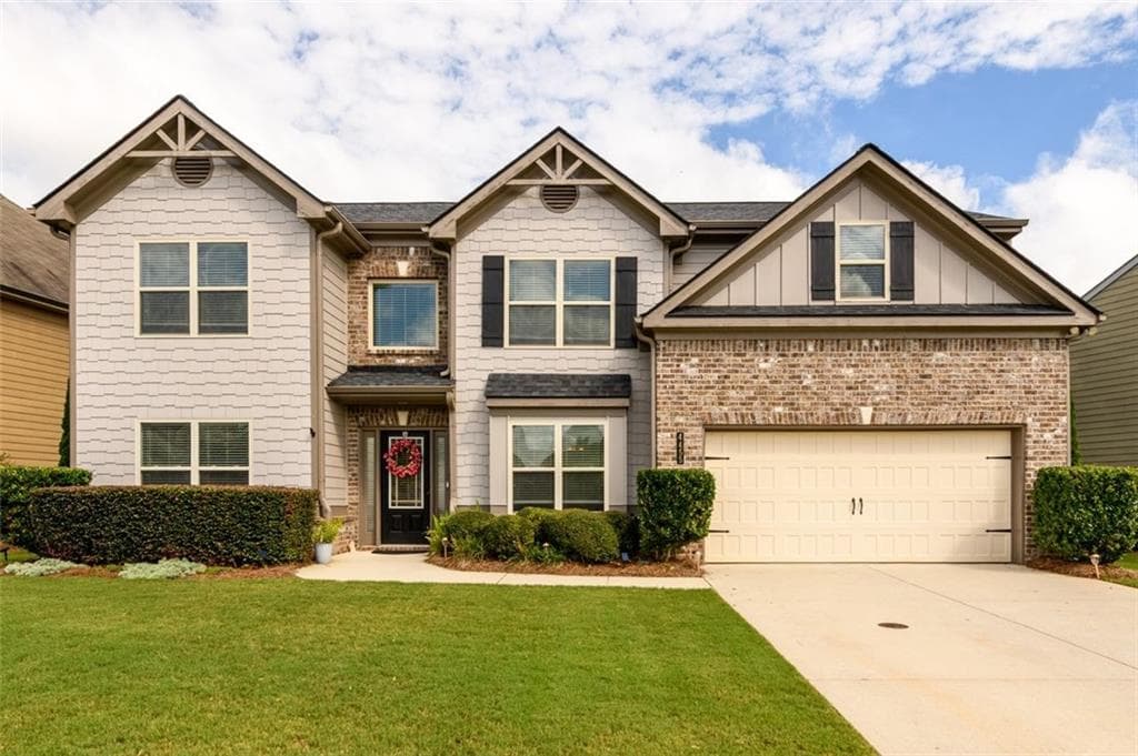 5 bedroom, 3 bathroom, 2,787 sq ft single family residence sold at 4455 ORCHARD LAKE Drive, Cumming, GA 30028