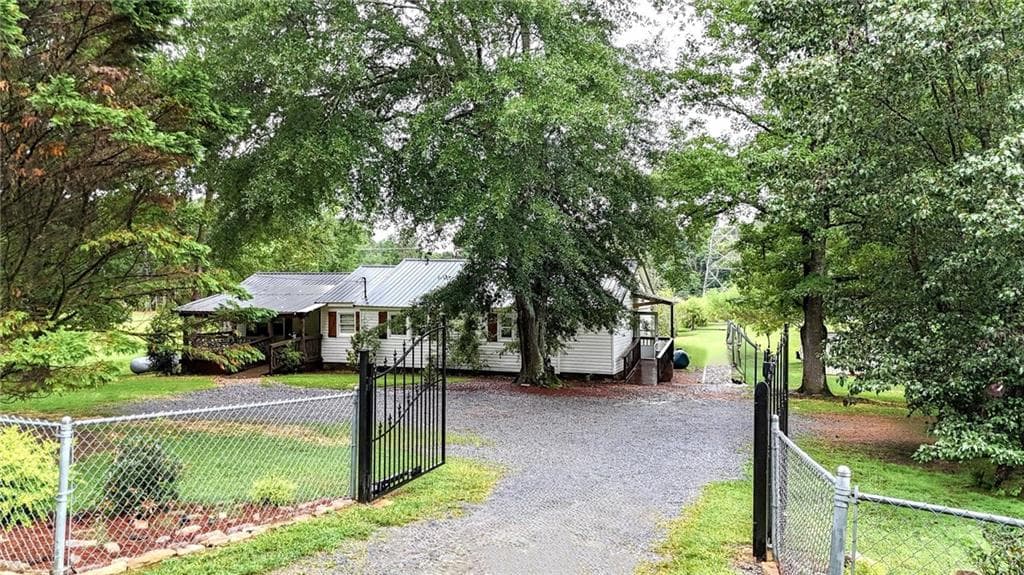 400 Hall Memorial Road, Calhoun, GA 30701 — most recent listing photo