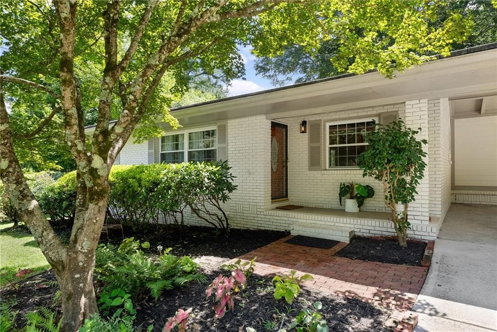 3 bedroom, 2 bathroom, 1,200 sq ft single family residence sold at 1385 Ashwood Court, Smyrna, GA 30080