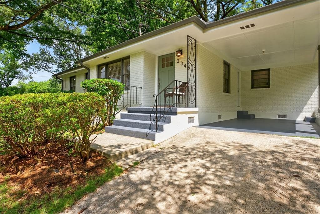 3 bedroom, 1 bathroom, 1,178 sq ft single family residence sold at 2345 OLD COLONY Road, Atlanta, GA 30344