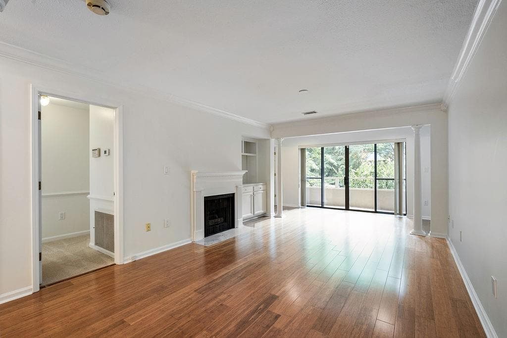 2 bedroom, 2 bathroom, 1,318 sq ft condominium sold at 25206 Plantation Drive 25206, Atlanta, GA 30324