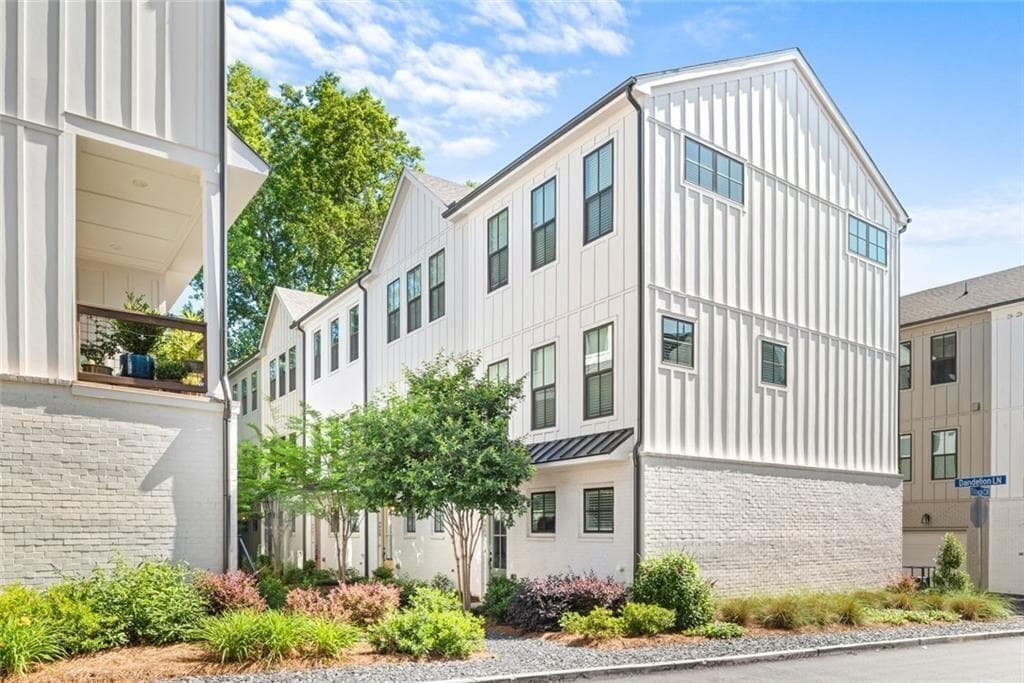 2 bedroom, 3 bathroom, 1,412 sq ft townhouse sold at 4462 Dandelion Lane, Atlanta, GA 30342