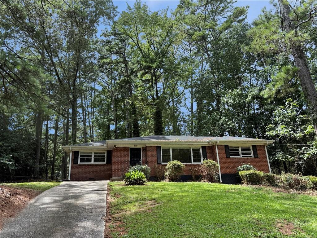 3 bedroom, 2 bathroom, 1,426 sq ft single family residence sold at 2555 Graywall Street, Atlanta, GA 30344