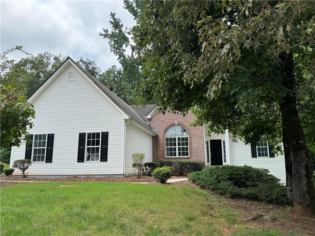 3 bedroom, 2 bathroom single family residence sold at 4556 Duane Drive, Buford, GA 30519