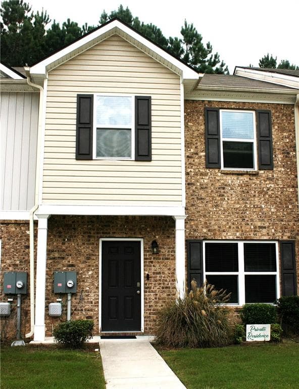 3 bedroom, 3 bathroom, 1,630 sq ft townhouse under contract at 6152 OAKLEY Road, Union City, GA 30291