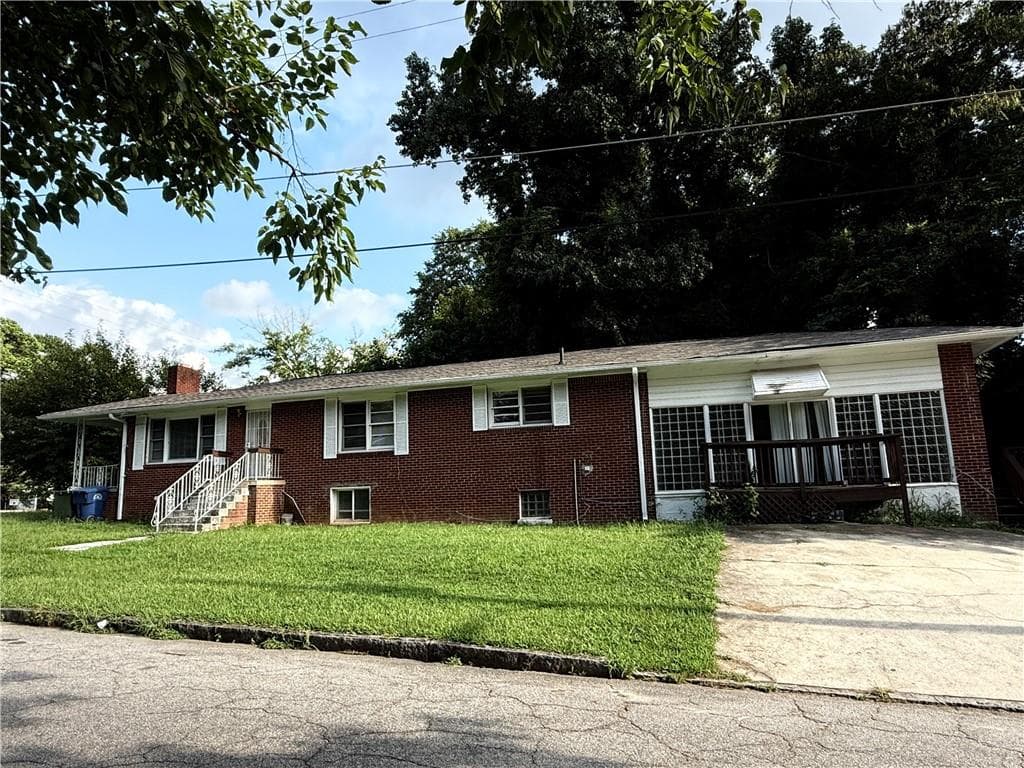 5 bedroom, 3 bathroom, 1,748 sq ft single family residence sold at 224 Chappell Road, Atlanta, GA 30314