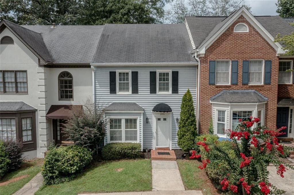 2 bedroom, 3 bathroom, 1,361 sq ft townhouse sold at 595 HARCOURT, Marietta, GA 30067