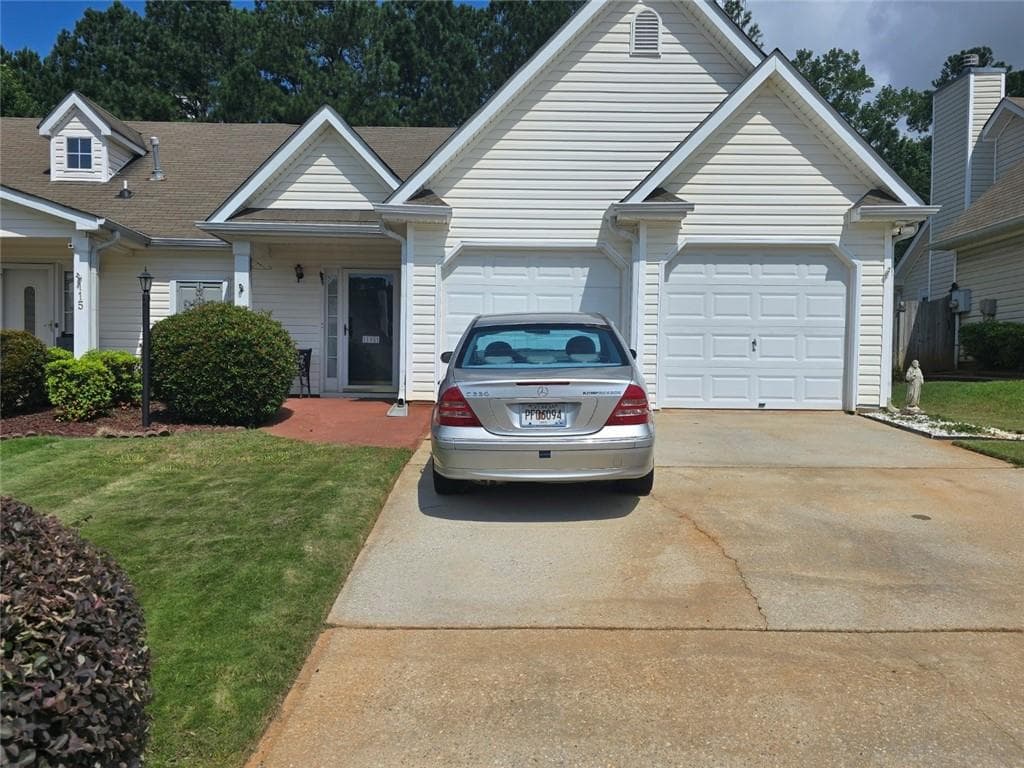 105 Courtyard Lane, Newnan, GA 30265 — most recent listing photo