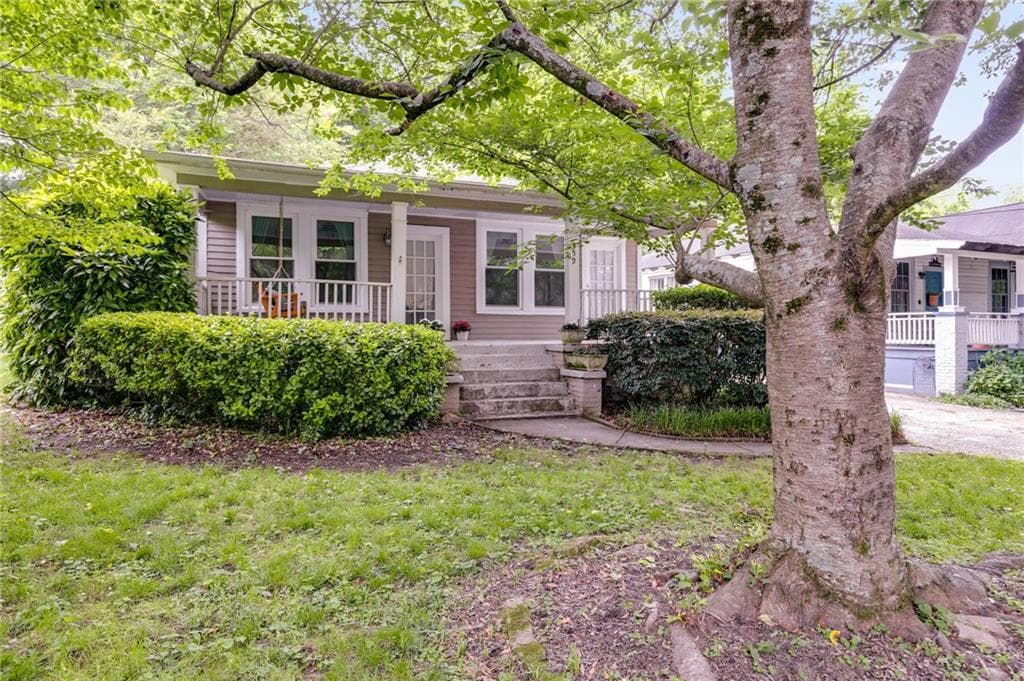3 bedroom, 1 bathroom, 1,308 sq ft single family residence sold at 959 Hall Place, Atlanta, GA 30318