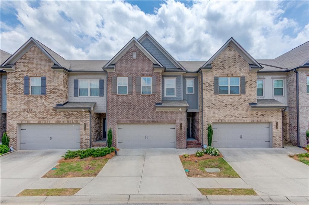 3 bedroom, 2 bathroom, 2,085 sq ft townhouse sold at 2005 Hamilton Creek Parkway, Dacula, GA 30019