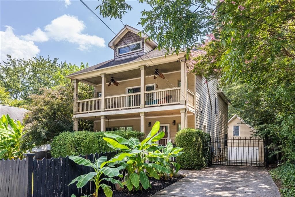 3 bedroom, 3 bathroom, 2,522 sq ft single family residence sold at 1135 Vickers Street, Atlanta, GA 30316