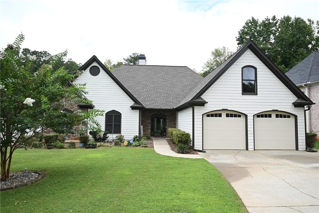 3 bedroom, 2 bathroom, 2,318 sq ft single family residence sold at 3221 Summer Stream Lane, Kennesaw, GA 30152