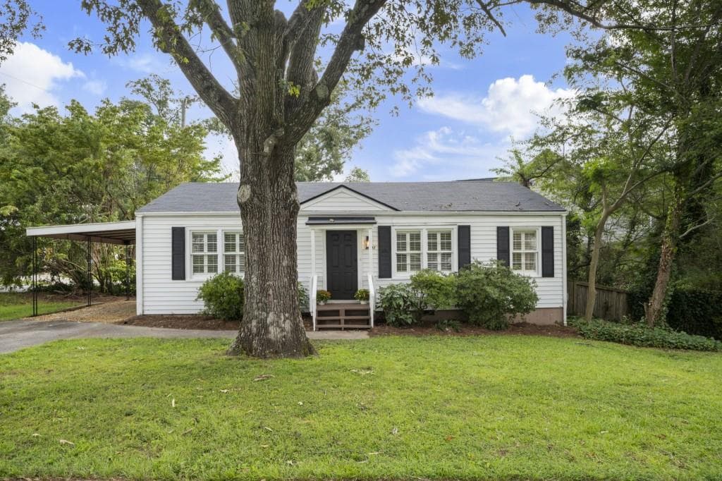 2 bedroom, 1 bathroom, 960 sq ft single family residence sold at 2791 Walker Court, Smyrna, GA 30080