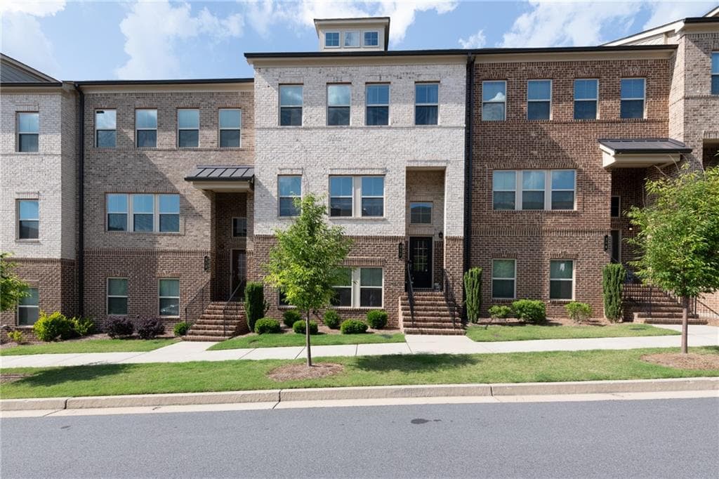 4 bedroom, 4 bathroom, 2,496 sq ft townhouse sold at 310 Commons Avenue, Woodstock, GA 30188