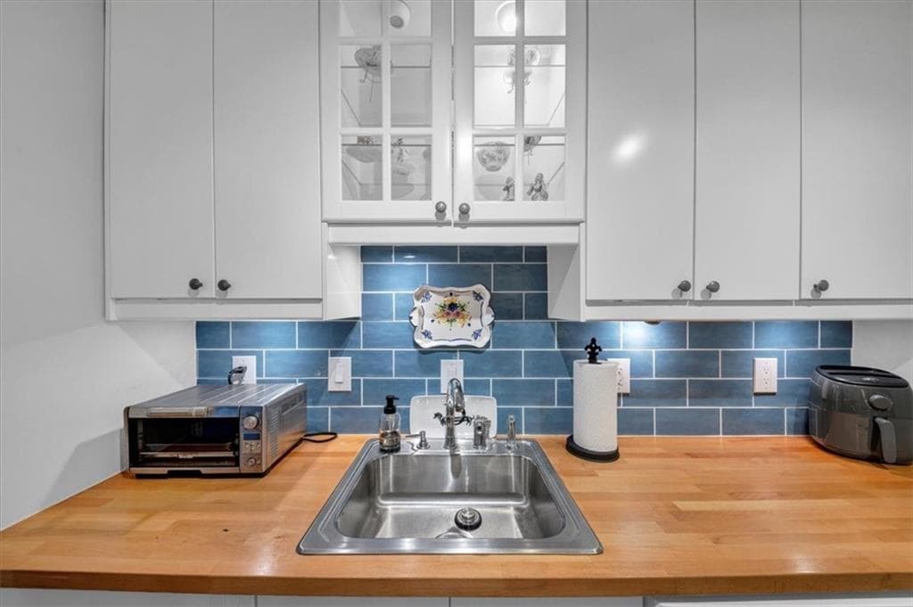 2 bedroom, 3 bathroom, 1,252 sq ft condominium sold at 250 Triumph Drive, Atlanta, GA 30327