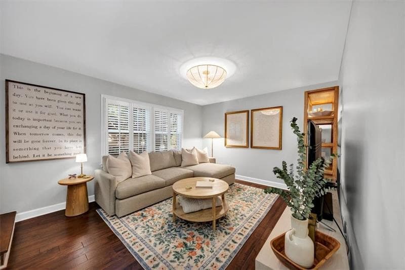 2 bedroom, 3 bathroom, 1,252 sq ft townhouse sold at 2 Arpege Way, Atlanta, GA 30327
