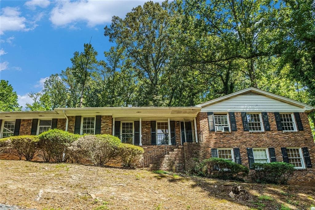 4039 Pineview Drive, Smyrna, GA 30080 — most recent listing photo